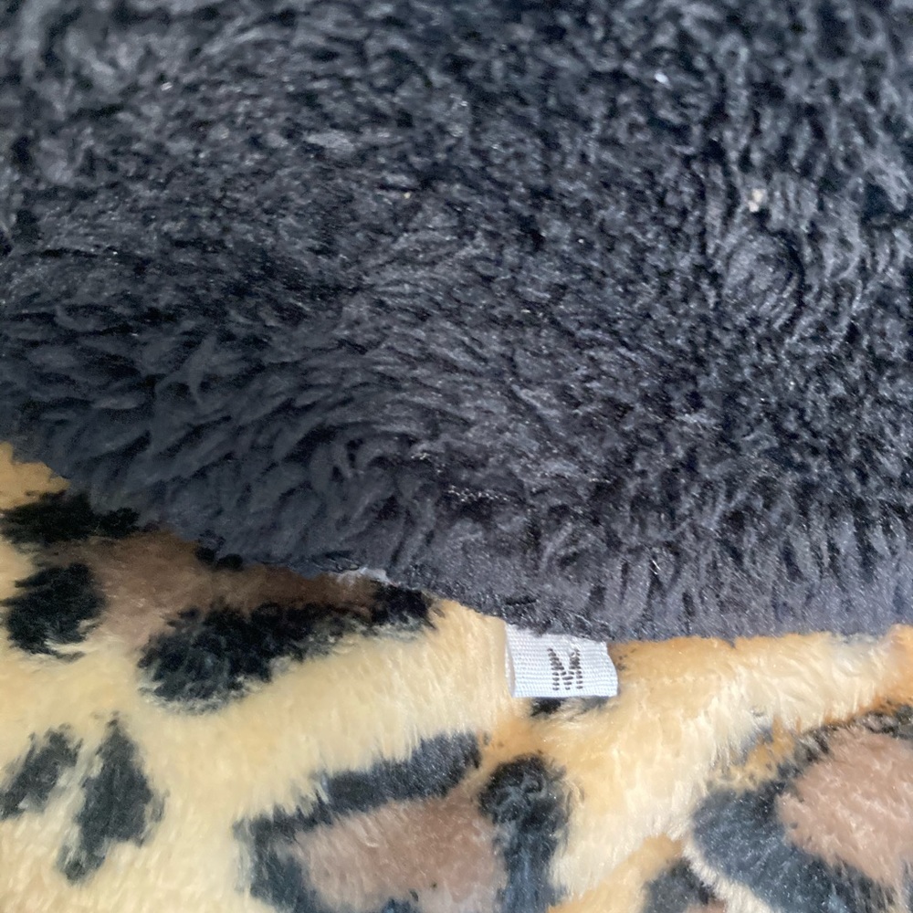 LaRos Fleece Leopard Animal Print Cozy M - Picture 7 of 7